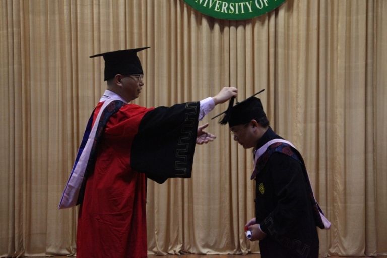 继续教育学院举行2017届毕业典礼暨学士学位授予仪式