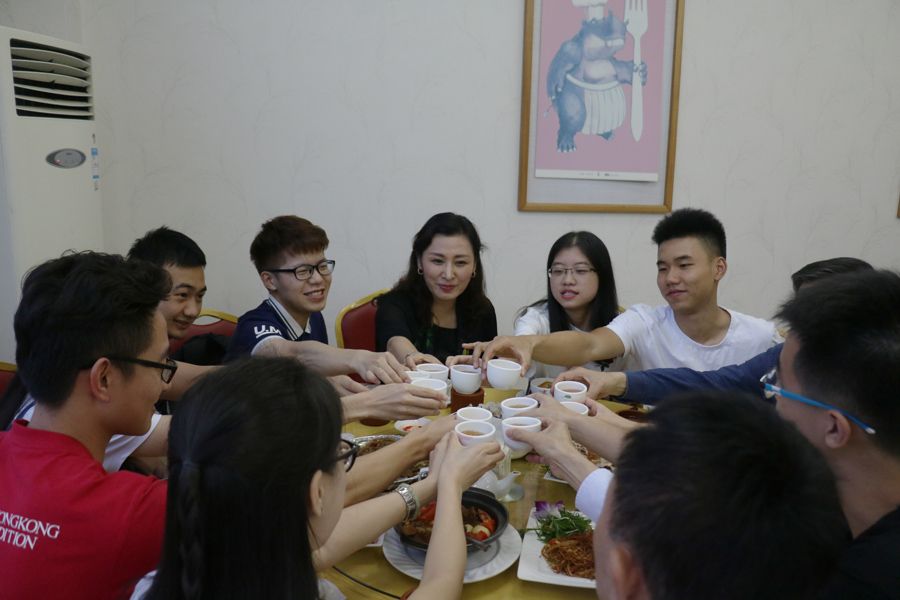 姜虹校长出席汕大第三十一期校向导与门生晚餐会