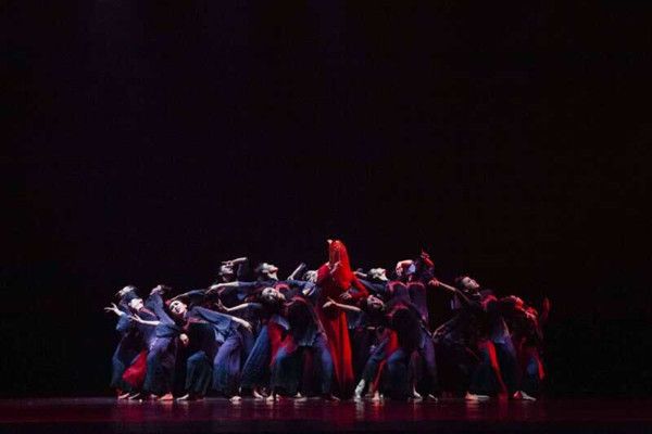 广东跳舞戏剧职业学院在广东省第五届岭南跳舞大赛上喜获7金等21块奖牌
