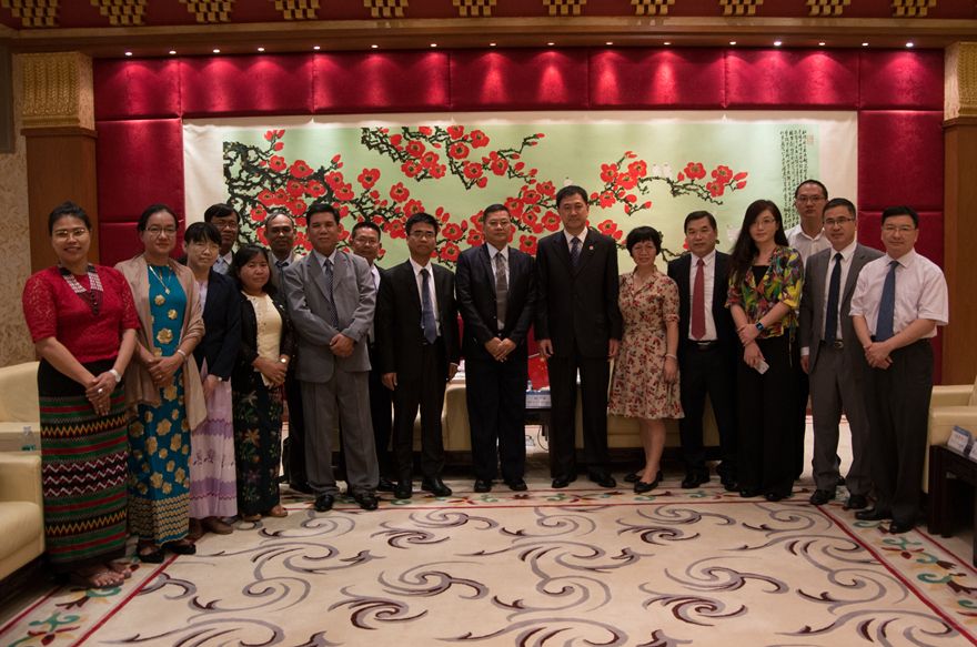 缅甸高校代表团来访广外